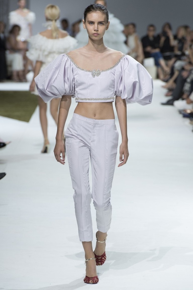 مجموعة Giambattista Valli للهوت كوتور لموسم خريف 2016