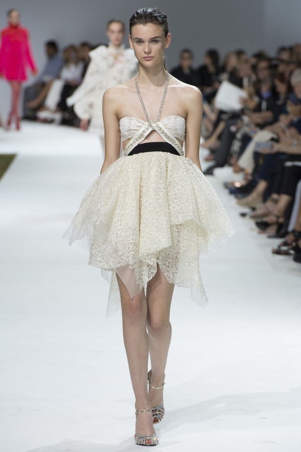 مجموعة Giambattista Valli للهوت كوتور لموسم خريف 2016