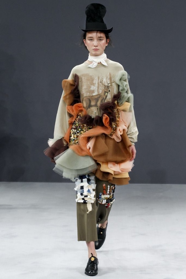 مجموعة Viktor & Rolf للأزياء الراقية لخريف ٢٠١٦