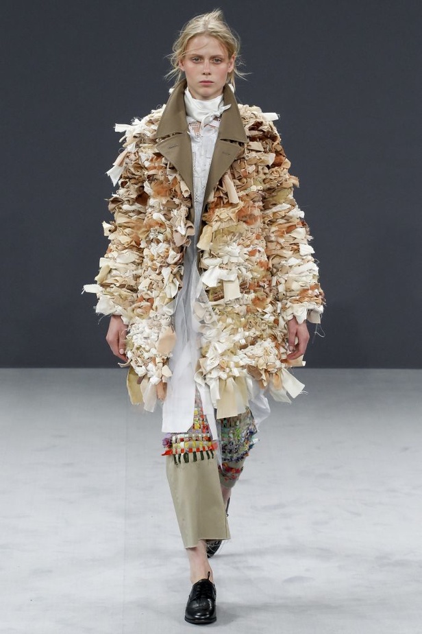 مجموعة Viktor & Rolf للأزياء الراقية لخريف ٢٠١٦