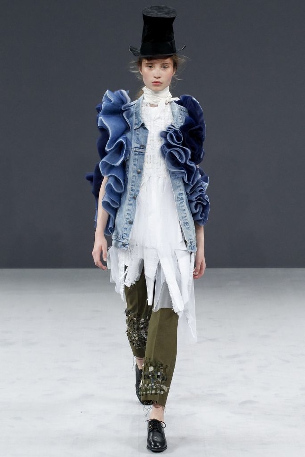 مجموعة Viktor & Rolf للأزياء الراقية لخريف ٢٠١٦