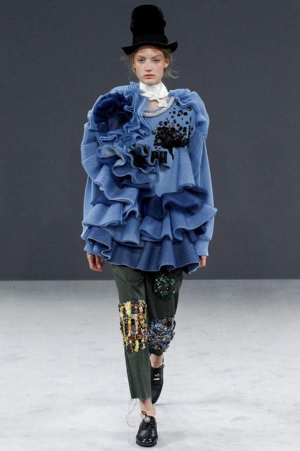 مجموعة Viktor & Rolf للأزياء الراقية لخريف ٢٠١٦