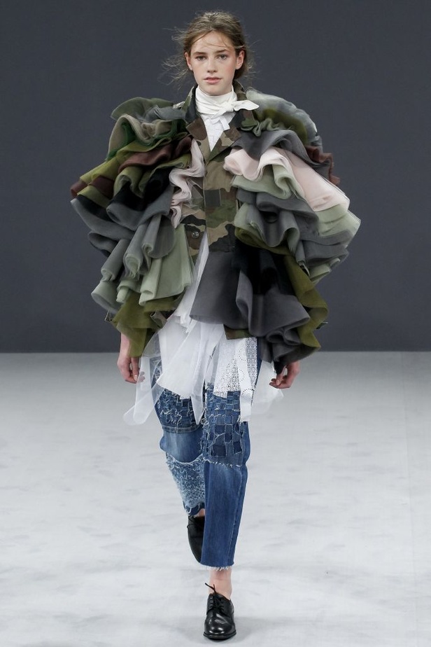 مجموعة Viktor & Rolf للأزياء الراقية لخريف ٢٠١٦