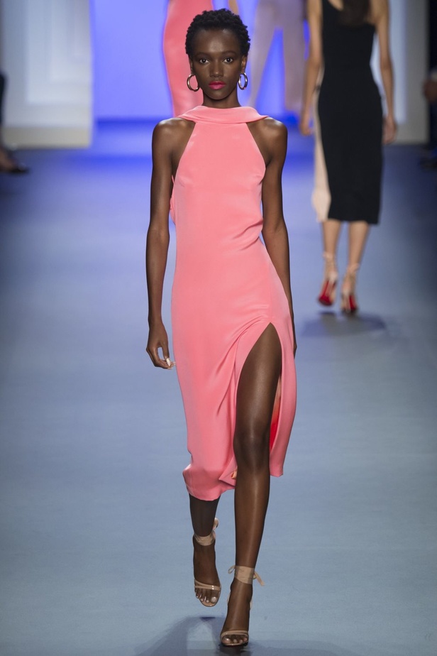عرض Cushnie et Ochs في اسبوع نيويورك للموضة