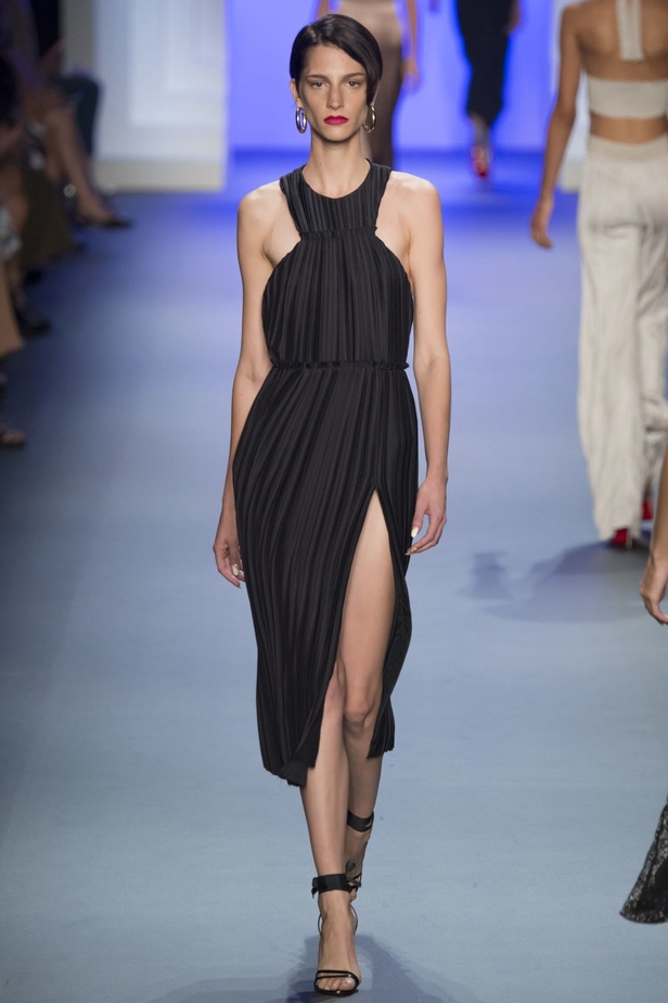 عرض Cushnie et Ochs في اسبوع نيويورك للموضة