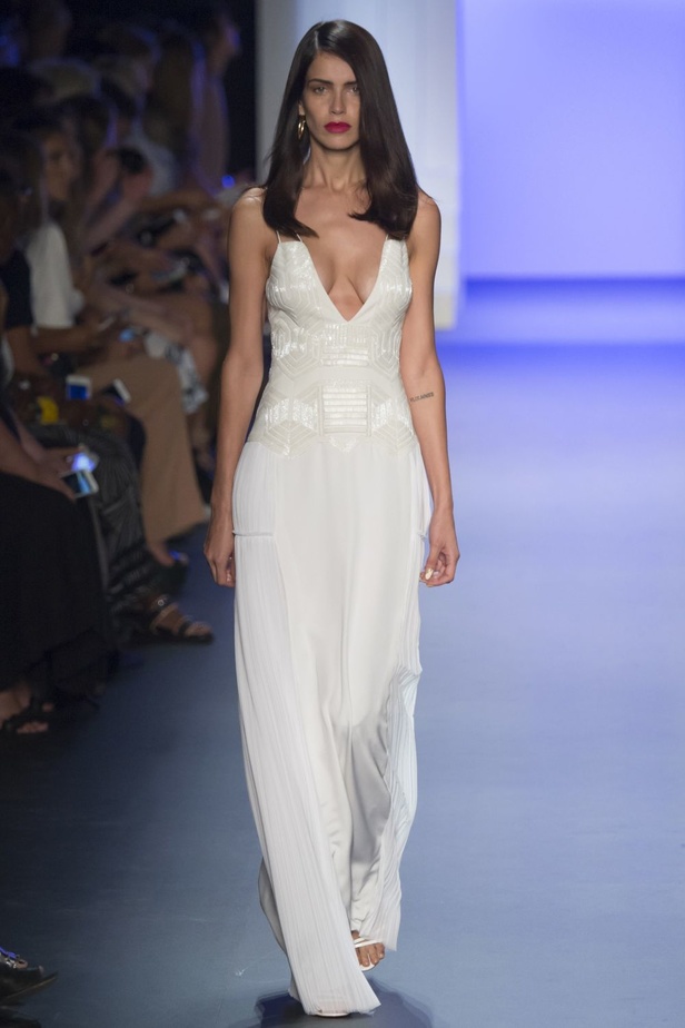 عرض Cushnie et Ochs في اسبوع نيويورك للموضة