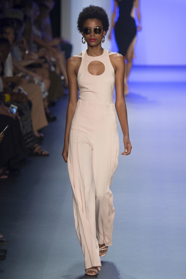 عرض Cushnie et Ochs في اسبوع نيويورك للموضة