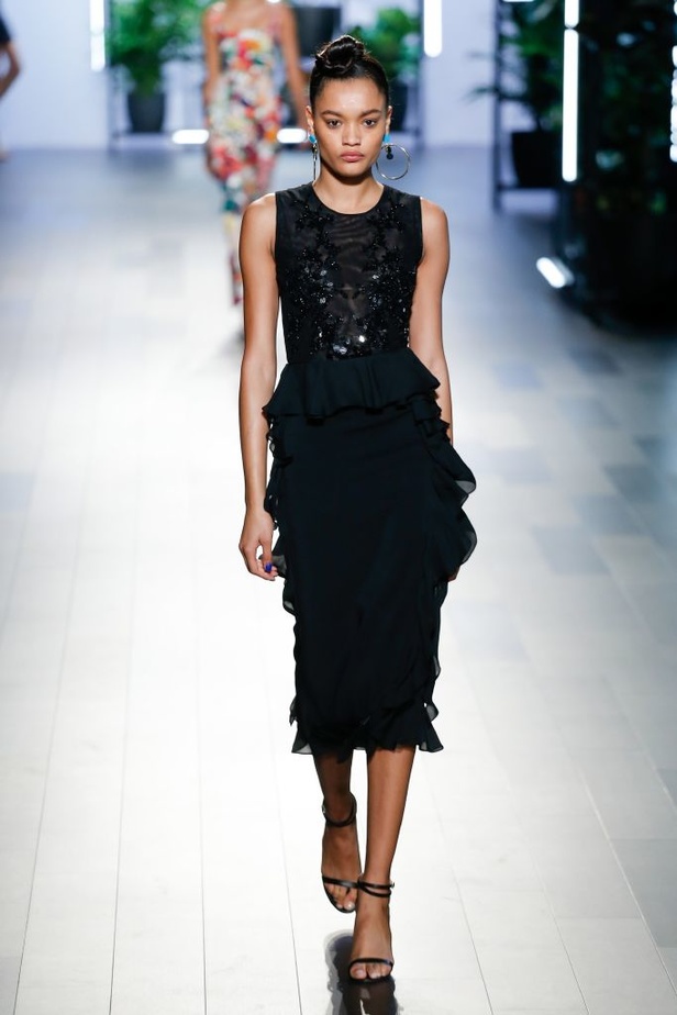 مجموعة Cushnie et Ochs لربيع وصيف 2018