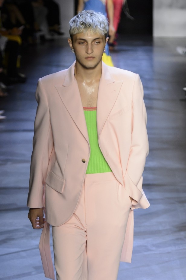 Prabal Gurung قدّم مجموعة نابضة بالحياة لربيع وصيف 2019