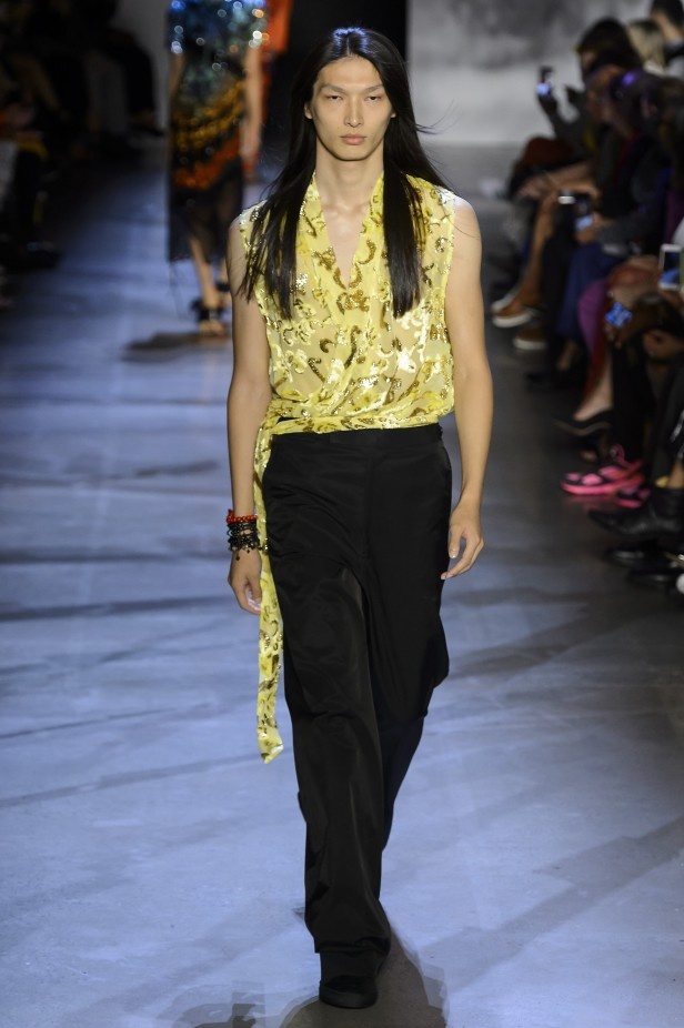 Prabal Gurung قدّم مجموعة نابضة بالحياة لربيع وصيف 2019