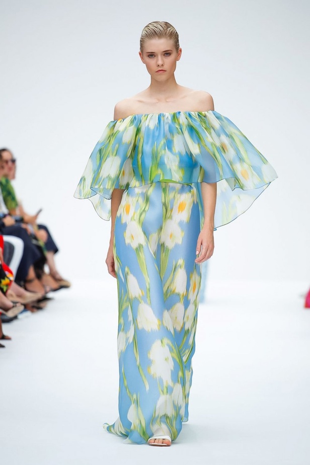 عرض أزياء كارولينا هيريرا لموسم ربيع وصيف 2020