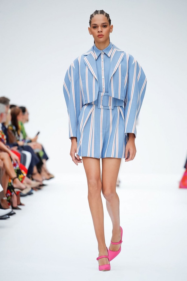 عرض أزياء كارولينا هيريرا لموسم ربيع وصيف 2020