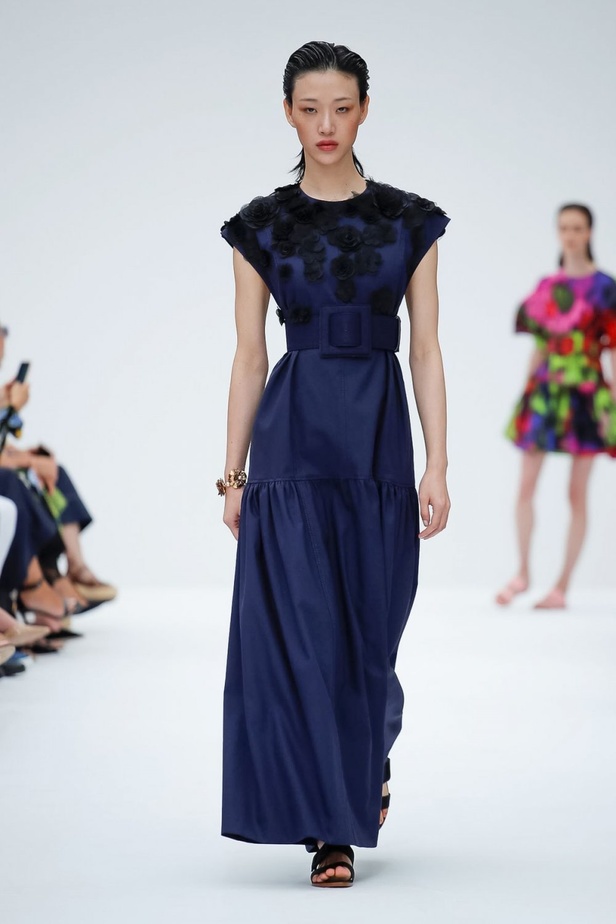 عرض أزياء كارولينا هيريرا لموسم ربيع وصيف 2020