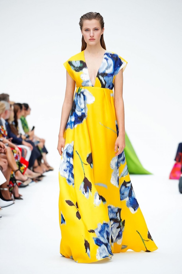 عرض أزياء كارولينا هيريرا لموسم ربيع وصيف 2020