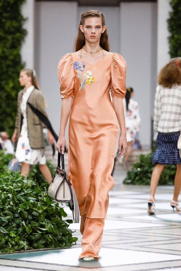 مجموعة توري بورتش لموسم ربيع وصيف 2020