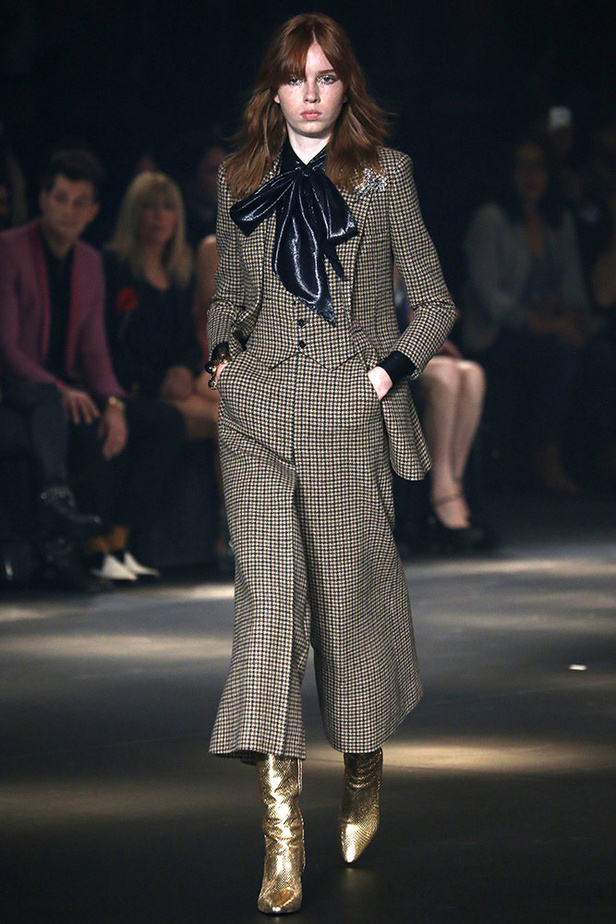 "سان لوران" ومجموعة مُبهرة لموسم خريف وشتاء 2016-2017!