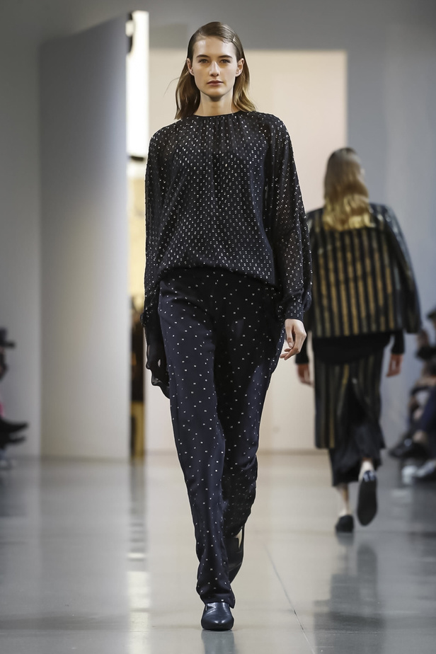 عرض أزياء Noon by Noor  لخريف وشتاء 2018