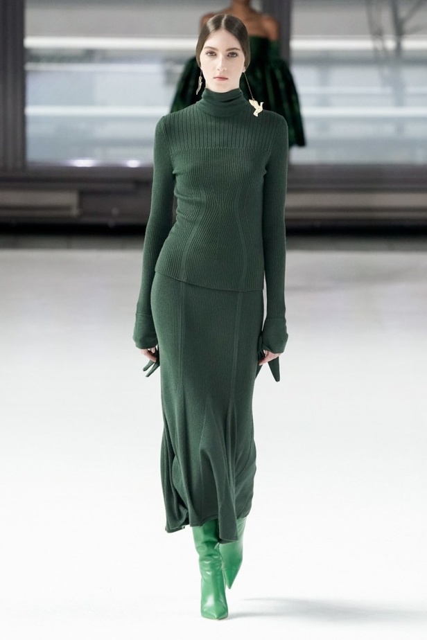 فساتين كارولينا هيريرا لخريف وشتاء 2020-2021 من اسبوع الموضة في نيويورك