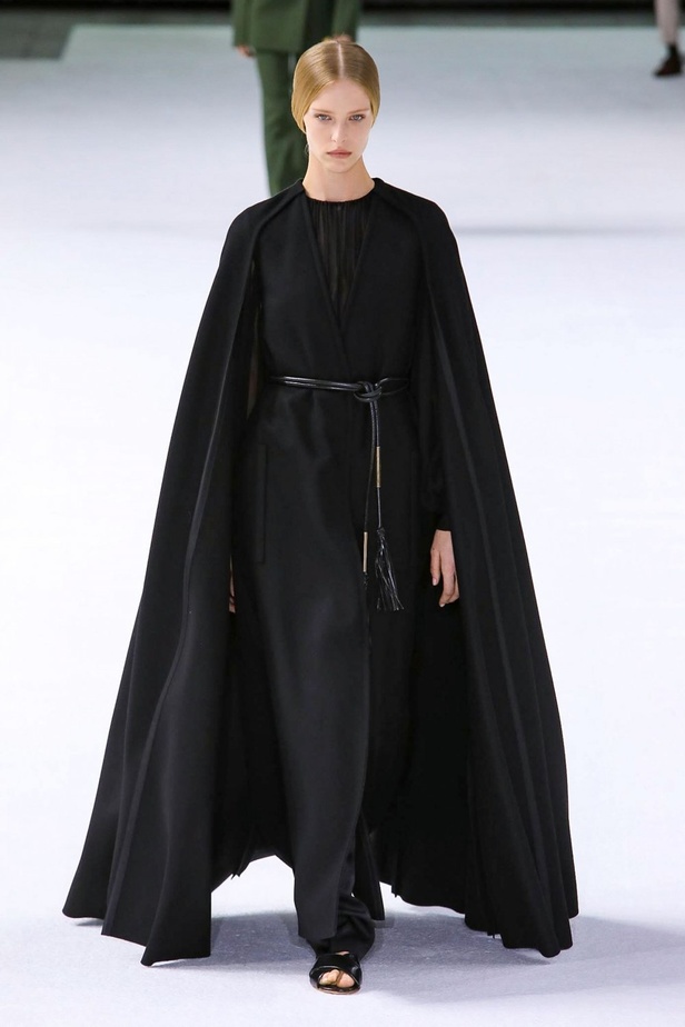 فساتين كارولينا هيريرا لخريف وشتاء 2020-2021 من اسبوع الموضة في نيويورك