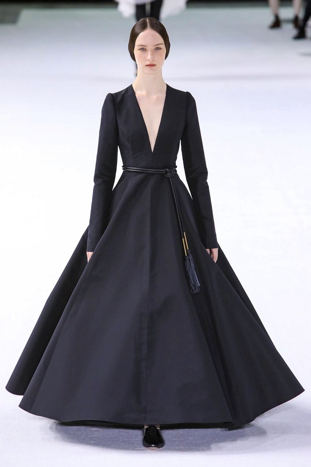 فساتين كارولينا هيريرا لخريف وشتاء 2020-2021 من اسبوع الموضة في نيويورك