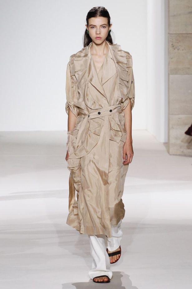 مجموعة فكتوريا بيكهام لربيع وصيف 2018