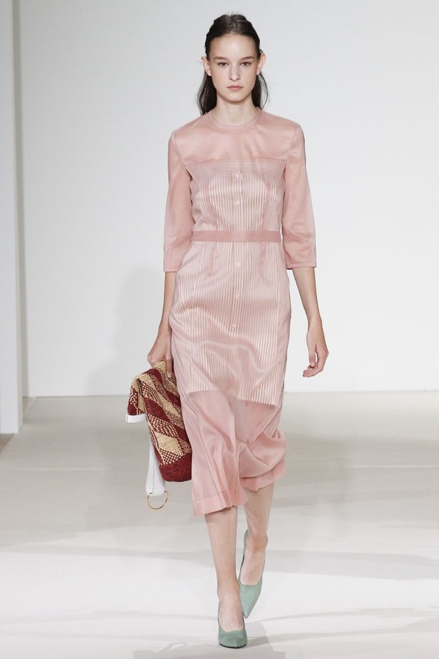 مجموعة فكتوريا بيكهام لربيع وصيف 2018