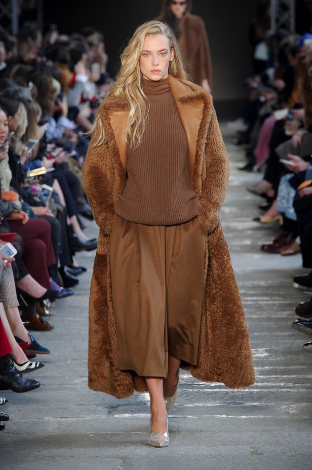 احدث ازياء من مجموعة ماكس مارا لشتاء وخريف 2018