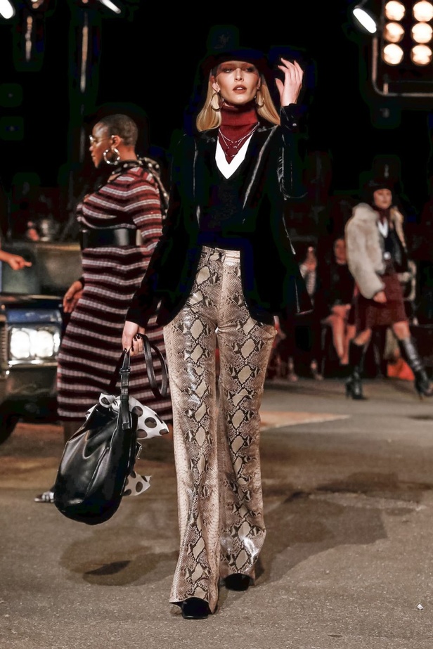 مجموعة تومي هيلفيغر لموسم ربيع وصيف 2020