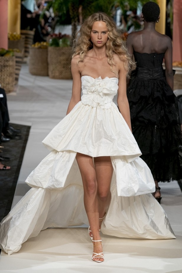 اسبوع الموضة في نيويورك 2019 عرض أزياء oscar de la renta  ربيع وصيف 2020