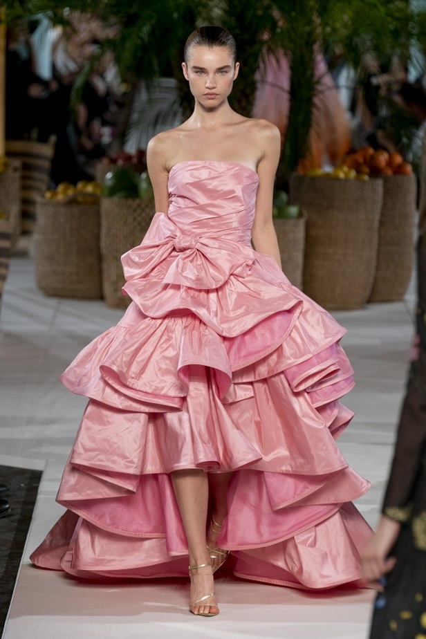 اسبوع الموضة في نيويورك 2019 عرض أزياء oscar de la renta  ربيع وصيف 2020