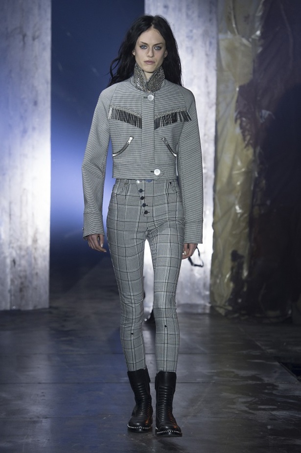 أناقة الأسود مع ألكسندر وانغ لخريف و شتاء 2017