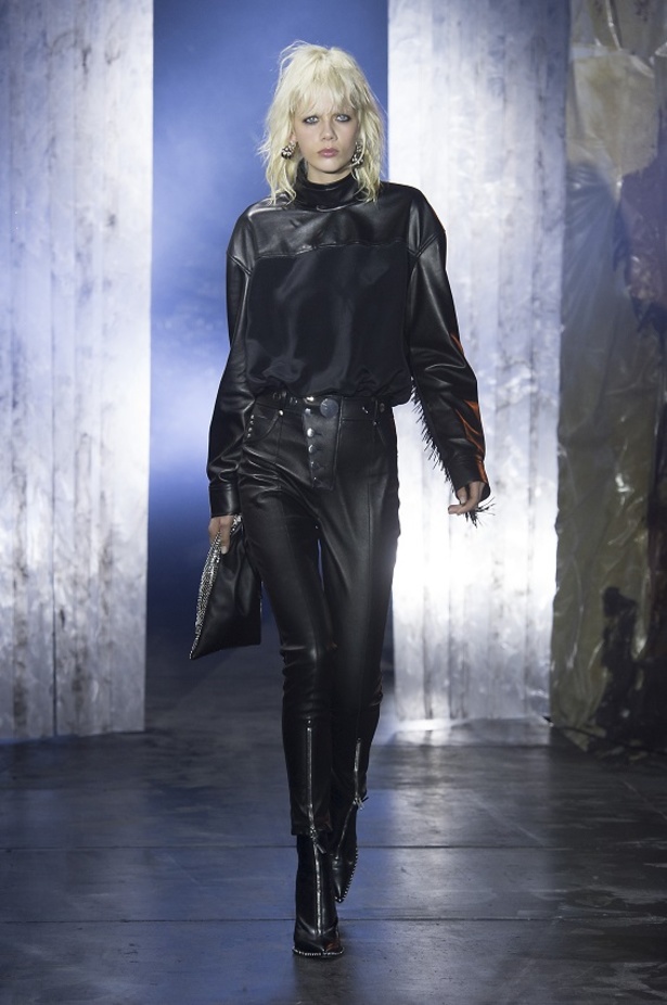 أناقة الأسود مع ألكسندر وانغ لخريف و شتاء 2017