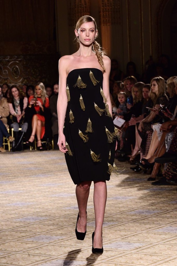 عرض أزياء كريستيان سيريانو لموسم خريف 2017