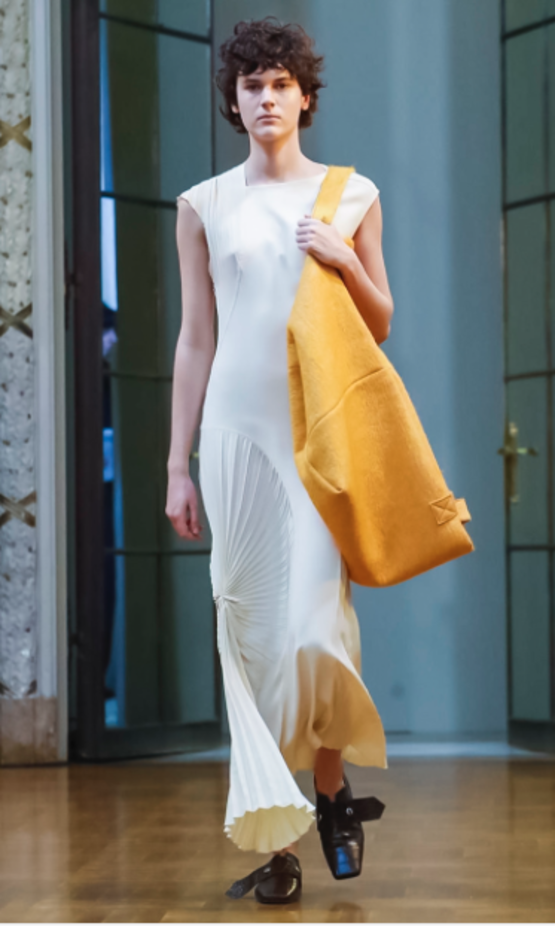 عرض أزياء Victoria Beckham لخريف وشتاء 2018 !