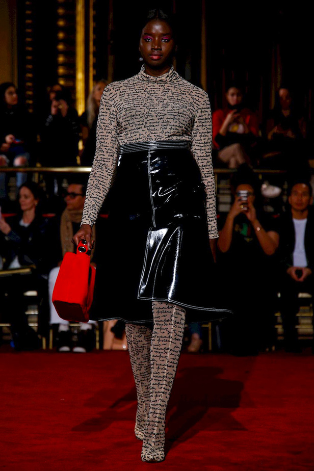 عرض أزياء كريستيان سيريانو لموسم خريف وشتاء 2018