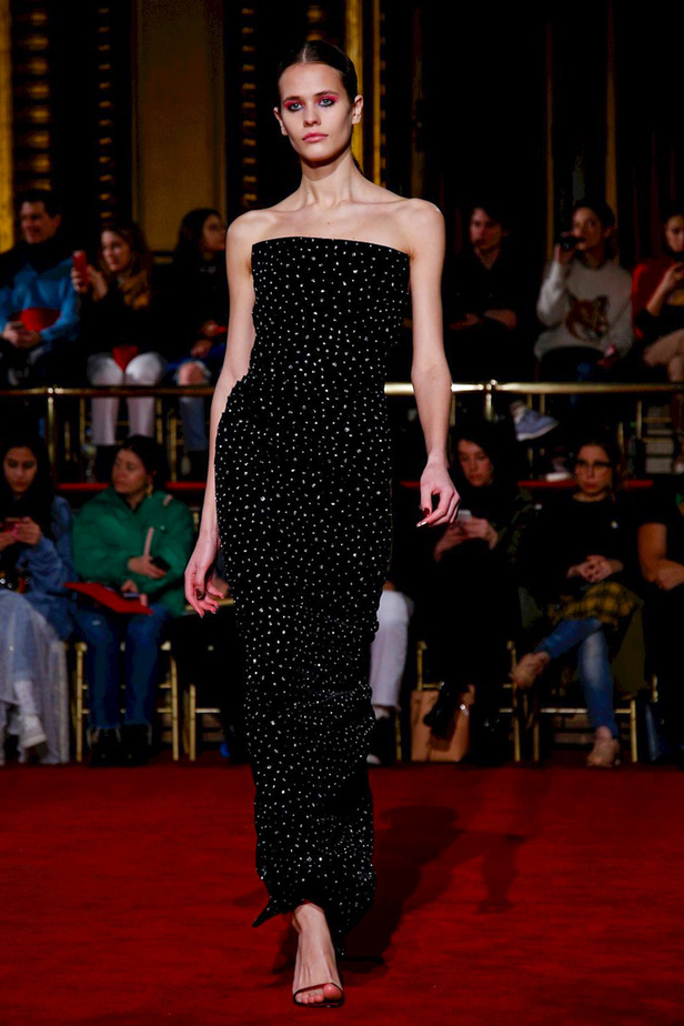 عرض أزياء كريستيان سيريانو لموسم خريف وشتاء 2018