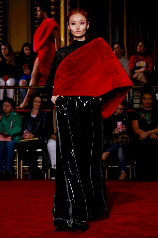 عرض أزياء كريستيان سيريانو لموسم خريف وشتاء 2018