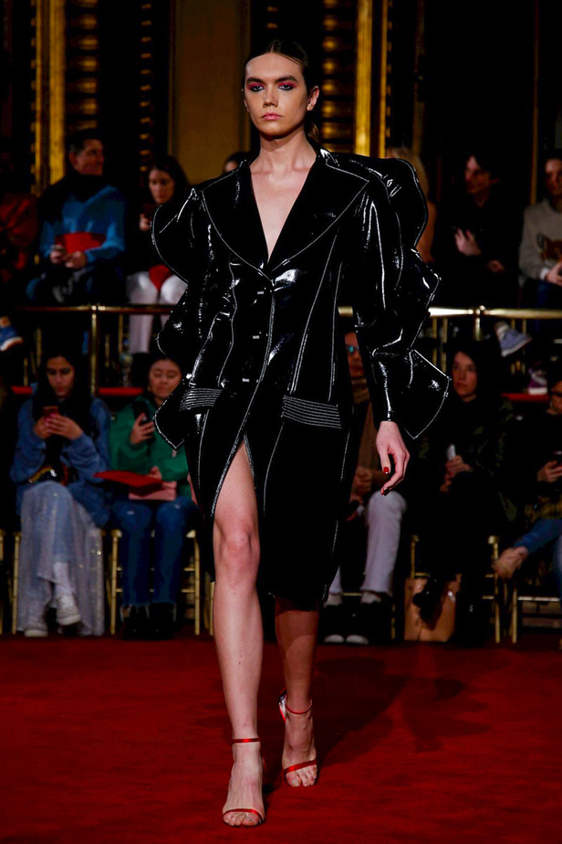 عرض أزياء كريستيان سيريانو لموسم خريف وشتاء 2018