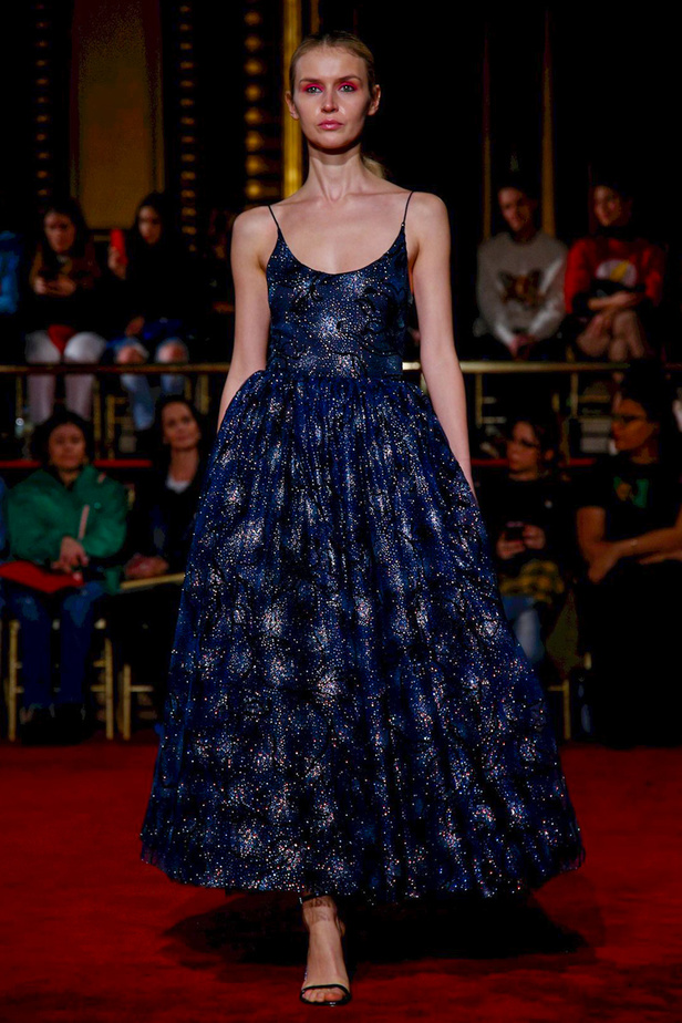 عرض أزياء كريستيان سيريانو لموسم خريف وشتاء 2018