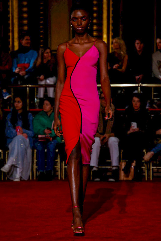 عرض أزياء كريستيان سيريانو لموسم خريف وشتاء 2018