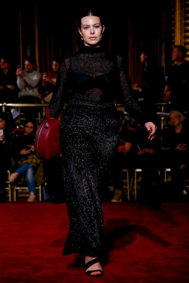 عرض أزياء كريستيان سيريانو لموسم خريف وشتاء 2018