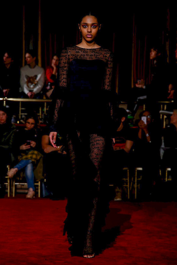 عرض أزياء كريستيان سيريانو لموسم خريف وشتاء 2018