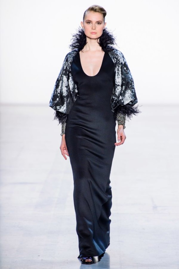 مجموعة Badgley Mischka للألبسة الجاهزة لموسم خريف 2019