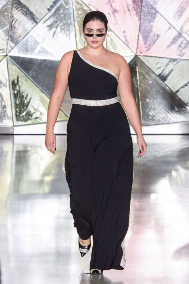 مجموعة Christian Siriano  للألبسة الجاهزة لموسم خريف 2019