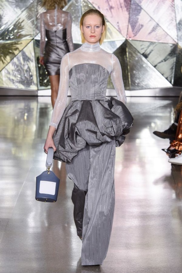 مجموعة Christian Siriano  للألبسة الجاهزة لموسم خريف 2019