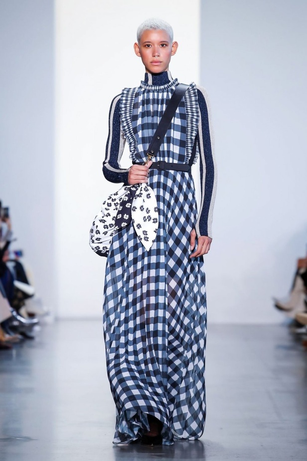 مجموعة Self Portrait للألبسة الجاهزة لخريف 2019