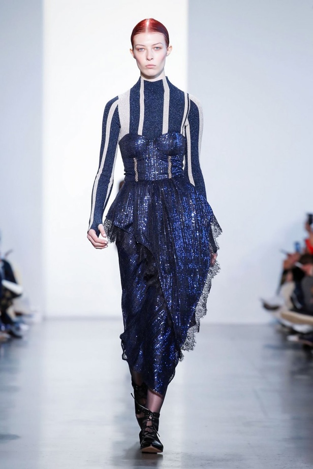 مجموعة Self Portrait للألبسة الجاهزة لخريف 2019