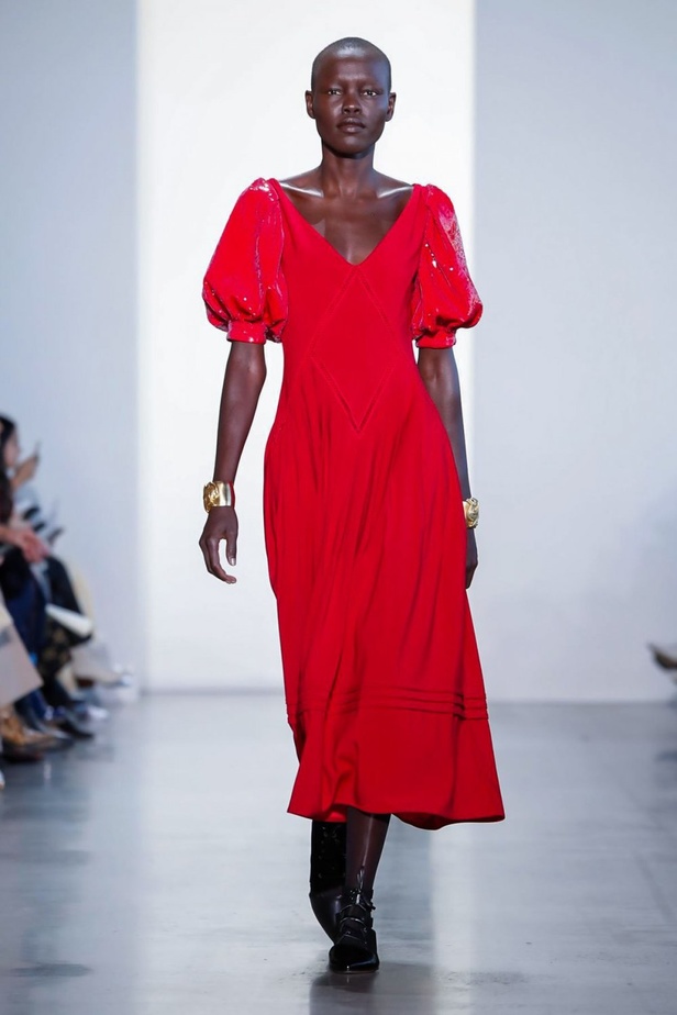 مجموعة Self Portrait للألبسة الجاهزة لخريف 2019