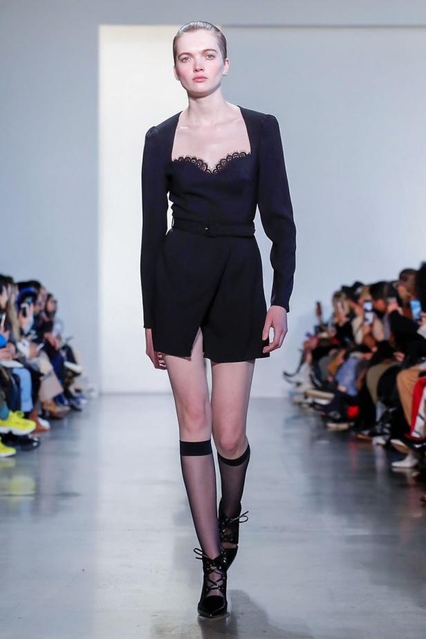 مجموعة Self Portrait للألبسة الجاهزة لخريف 2019