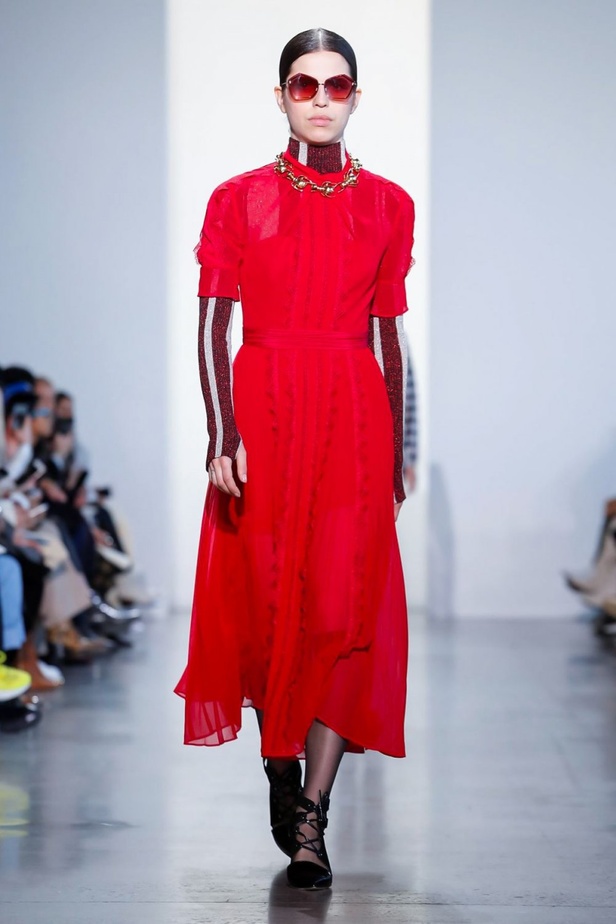 مجموعة Self Portrait للألبسة الجاهزة لخريف 2019